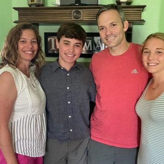 间皮瘤幸存者道格·托马斯和他的家人