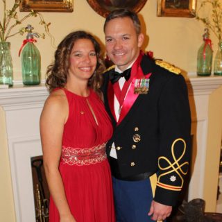 Colonel Doug Thomas和Wife Tiffany